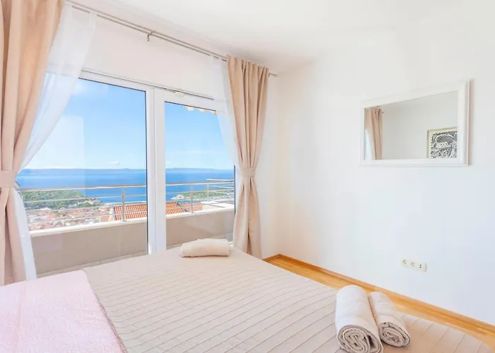 Apartment Dora *