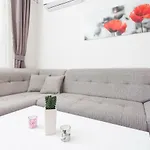 Dora Apartman *