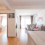 Dora * Makarska