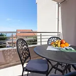 Apartman Dora