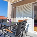 Apartman Dora *