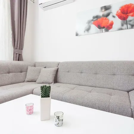 Dora Apartman *